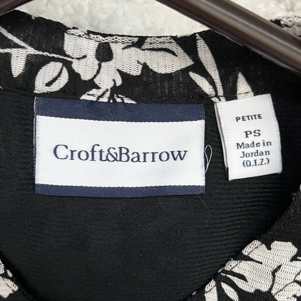 croft & barrow Black and White Floral Sleeveless Camisole - Picture 2 of 2